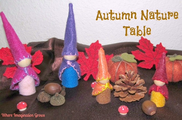 Autumn nature table for kids! A Waldorf inspired family tradition and fall small world for kids! 