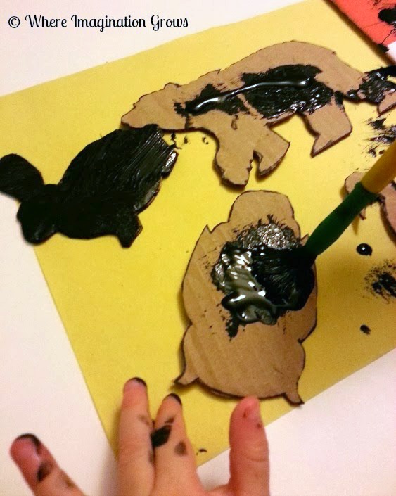 DIY shadow puppet craft for kids using recycled materials! A fun way to learn and play with light!