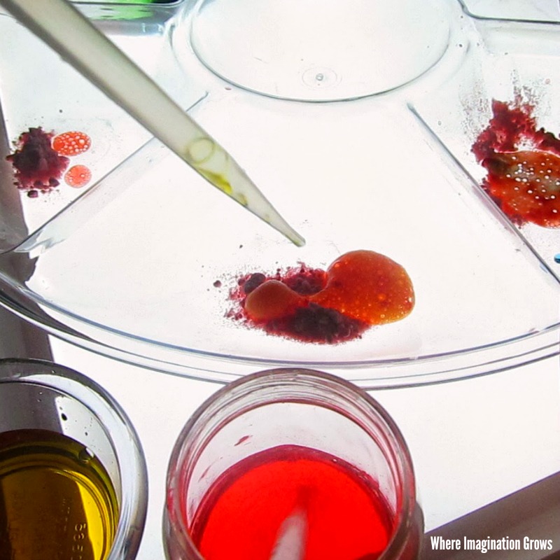 Light table color mixing activity for preschoolers! A hands on science activity for kids!
