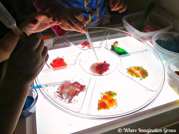 Light table color mixing activity for preschoolers! A hands on science activity for kids!