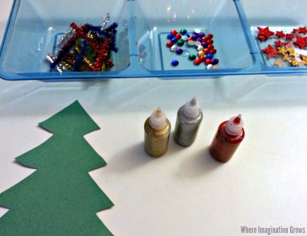 Glittery Christmas Tree Craft for Toddlers! 