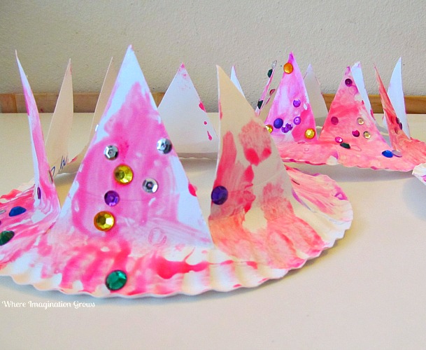 How to make a crown out of paper (no glue!) 