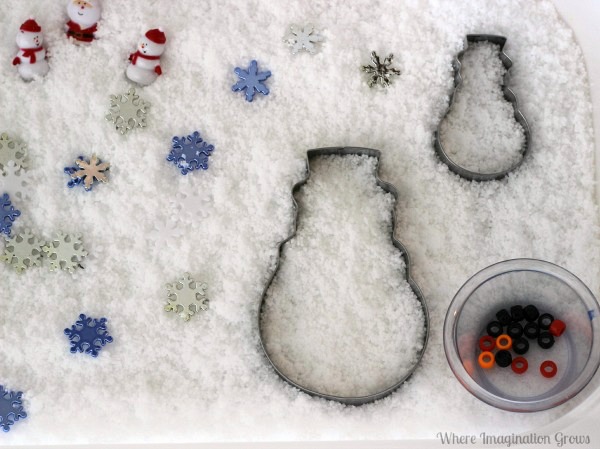 Winter Snowman Sensory Bin for Kids! Perfect sensory play activity for Christmas or Winter preschool lesson plans!