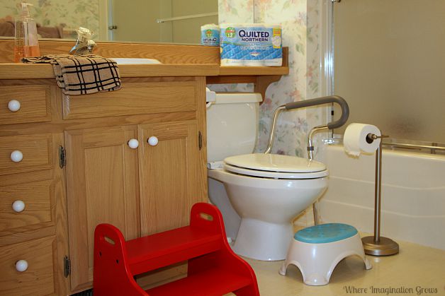 Kid Friendly Bathroom Hacks to Make Potty Training Easier! Great for families and Home Daycare Providers! #CraftedExperience