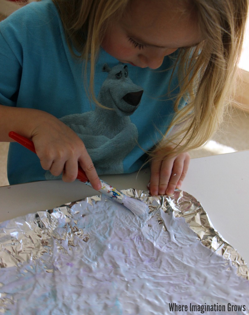 Winter Scene with Polar Bear Craft for Kids!