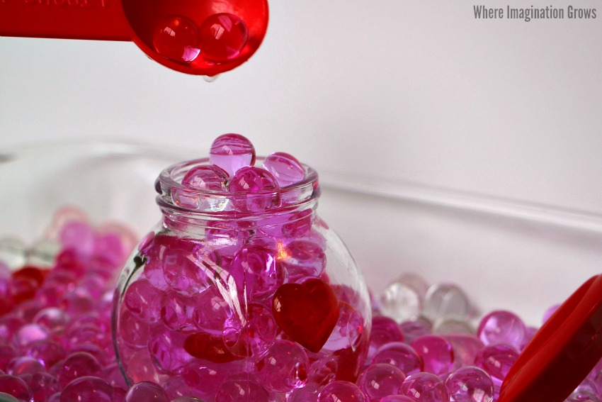 Valentine's Day Sensory Bin for Preschoolers! Scooping & Sorting Water Beads