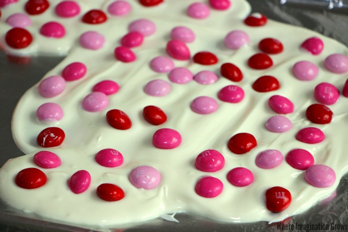 Valentine's Day Candy Bark Recipe Kids Can Make