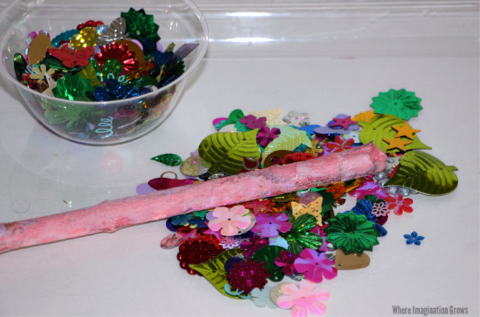 Shimmering Fairy Wand Craft for Kids! A simple backyard fairy craft for preschooler!