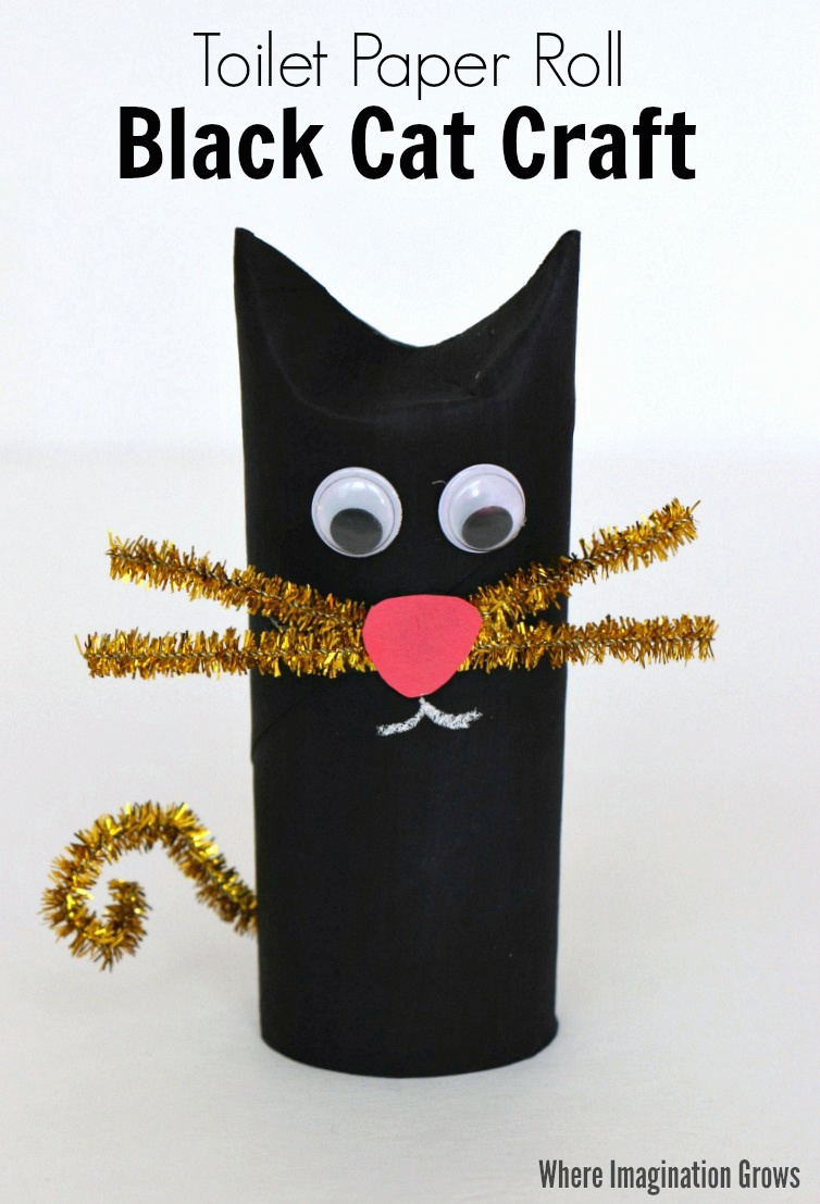 Toilet paper black cat craft for kids to make this Halloween! Simple art project for preschoolers and kindergartners! 